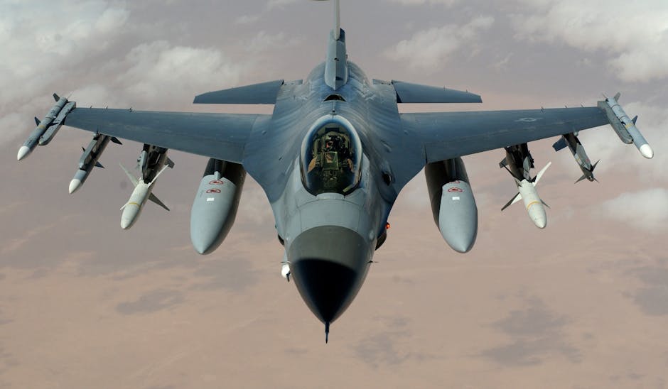 Irán afirma derribar aviones de EEUU sobre el Estrecho de Hormuz: el Pentágono lo desmiente, pero confirma un F-35 dañado
