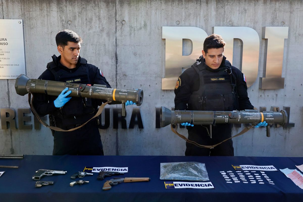 Incautan dos lanzacohetes de guerra, nueve armas y droga en Limache: seis detenidos
