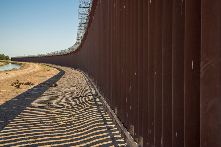 Gobierno de Boric diseñó en secreto regularización de 182.000 migrantes ilegales: Kast la descartó al descubrir que 6.000 ya cometieron delitos