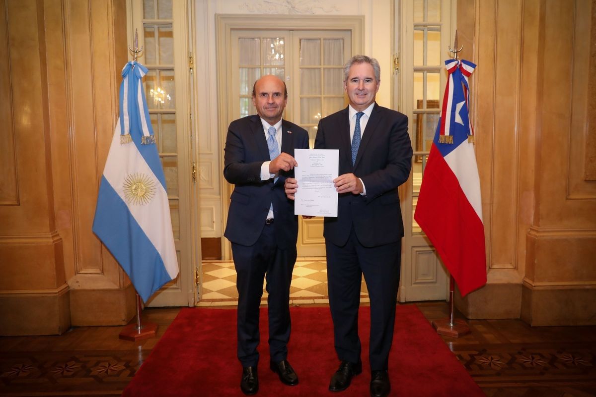 Kast designa al exsenador Gonzalo Uriarte como embajador en Argentina